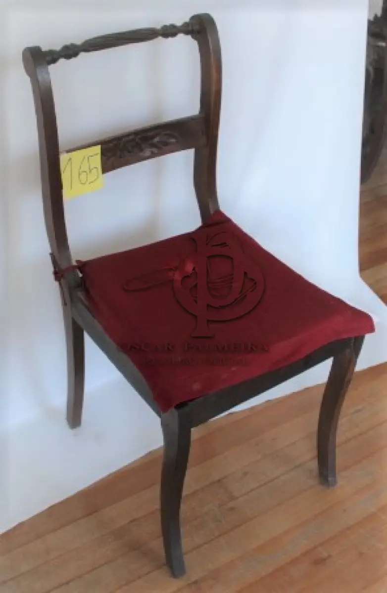 LOTE 165 - CADEIRA