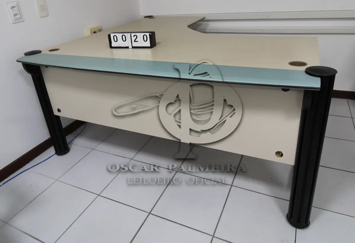 LOTE 020 - LOTE - 0020 - MESA EM L GRANDE