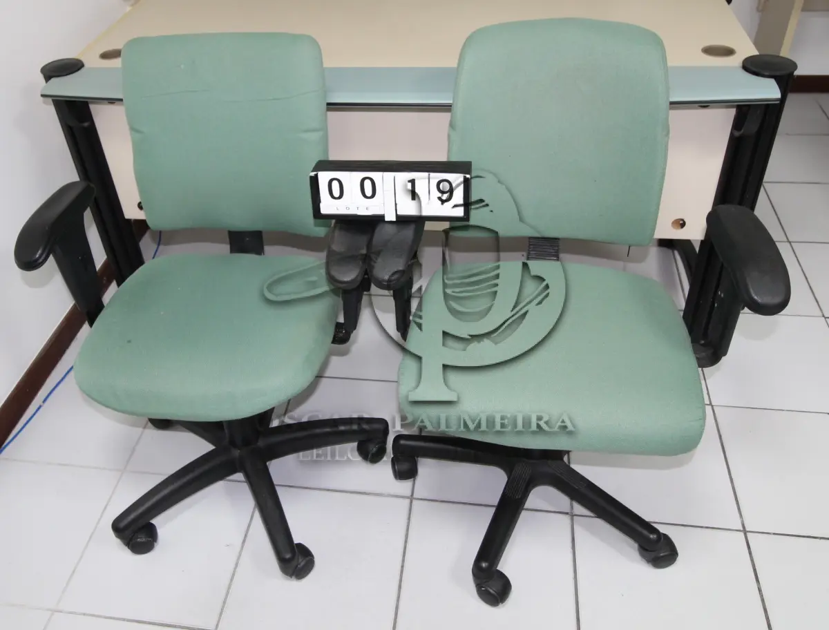 LOTE 019 - LOTE - 0019 - CADEIRA SECRETÁRIA GIRATÓRIA C/ BRAÇO CONJ. 2 PÇS.