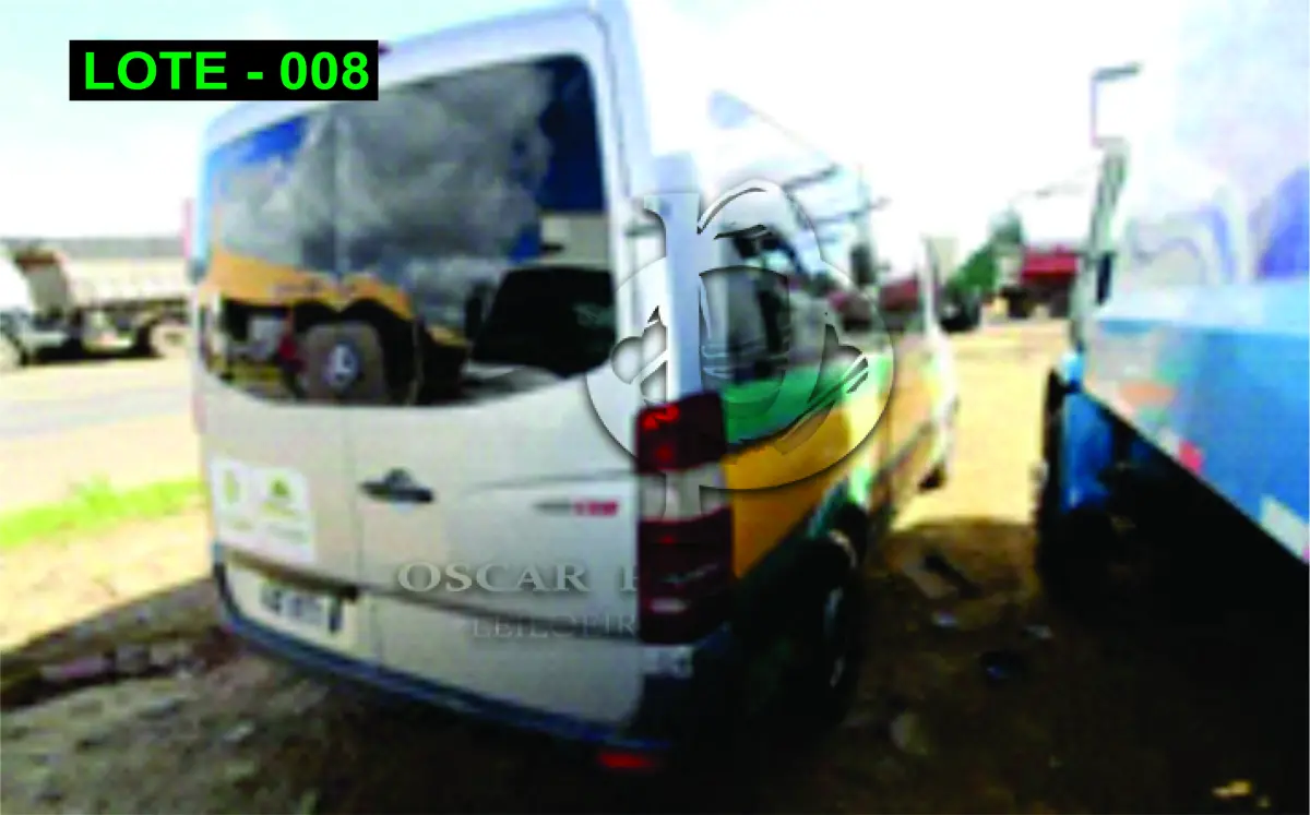 LOTE 008 - VEÍCULO - MERCEDES-BENS SPRINTER, 2014/2014, DIESEL, DÉBITO POR CONTA DO ARREMATANTE R$ 10.340,19.
