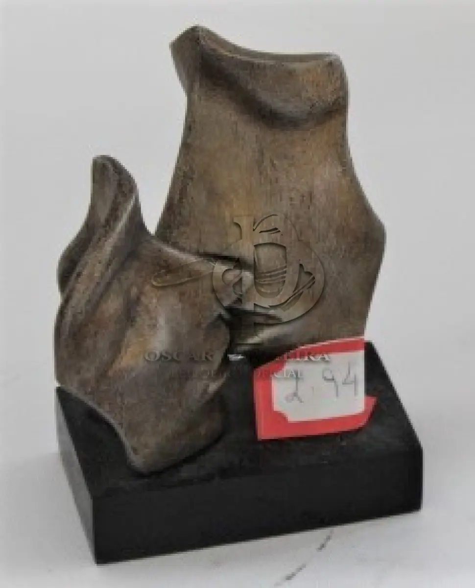 LOTE 094 - ESCULTURA