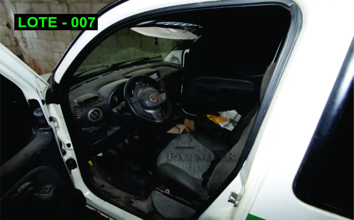 LOTE 007 - VEÍCULO - FIAT DOBLÓ ATTRACTIVE 1.4, 2015/2016, ALCOOL/GASOLINA, DÉBITO POR CONTA DO ARREMATANTE R$ 3.971,04.