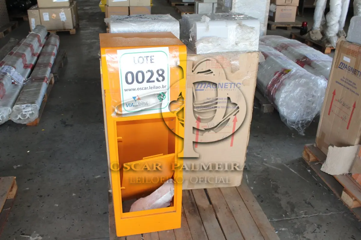 LOTE 028 - MATERIAL DIVERSO