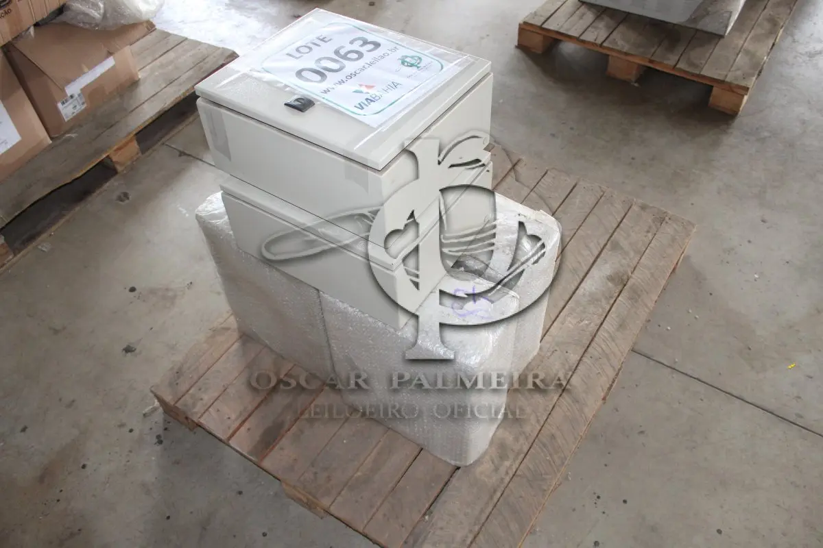 LOTE 063 - MATERIAL DIVERSO