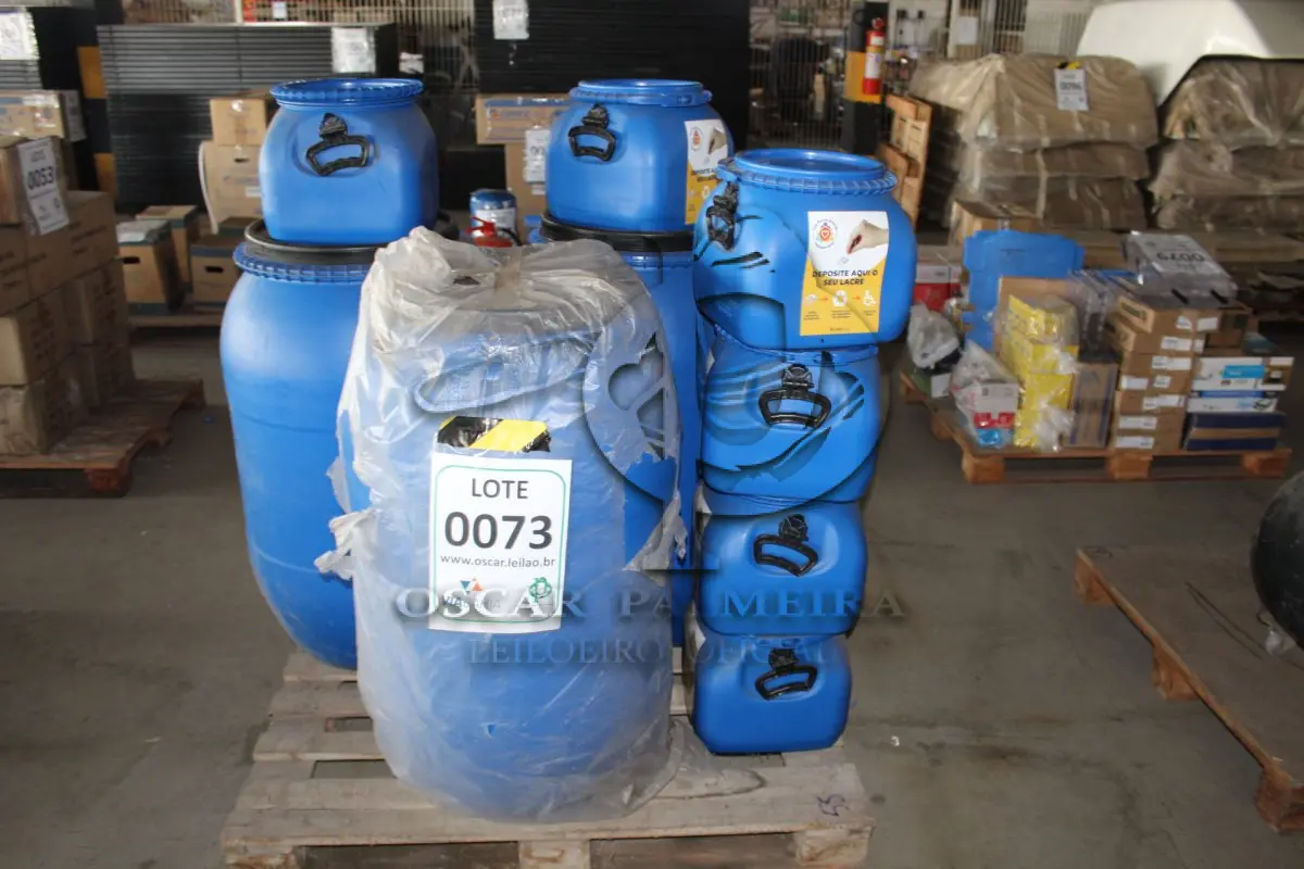 LOTE 073 - MATERIAL DIVERSO