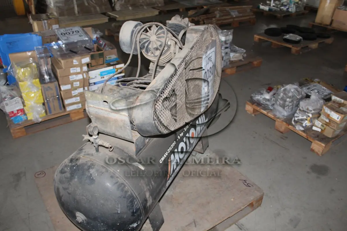 LOTE 080 - MATERIAL DIVERSO