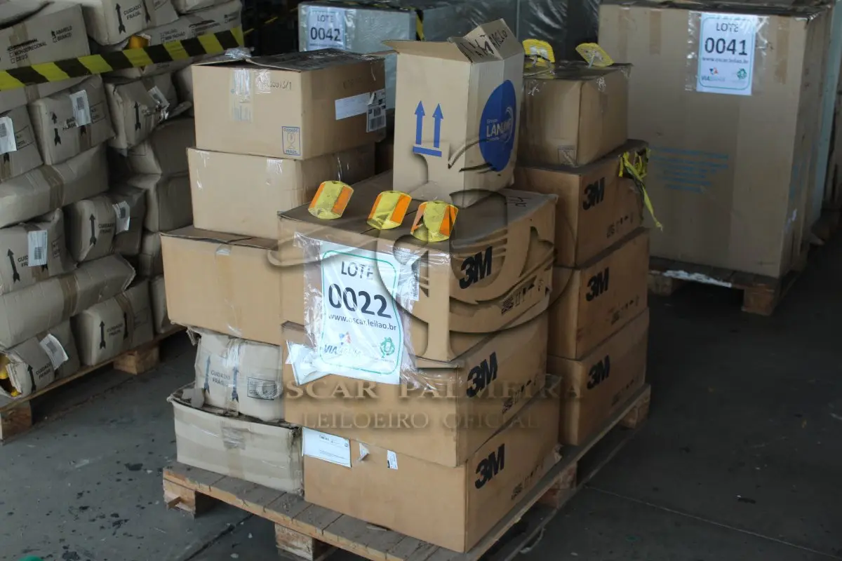 LOTE 022 - MATERIAL DIVERSO