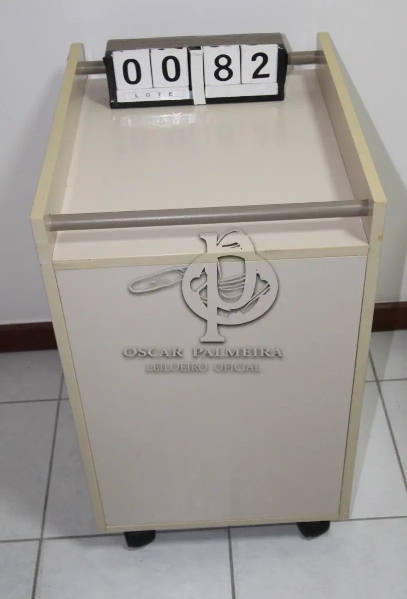 LOTE 082 - LOTE - 0082 - GAVETEIRO 3 GAVETAS