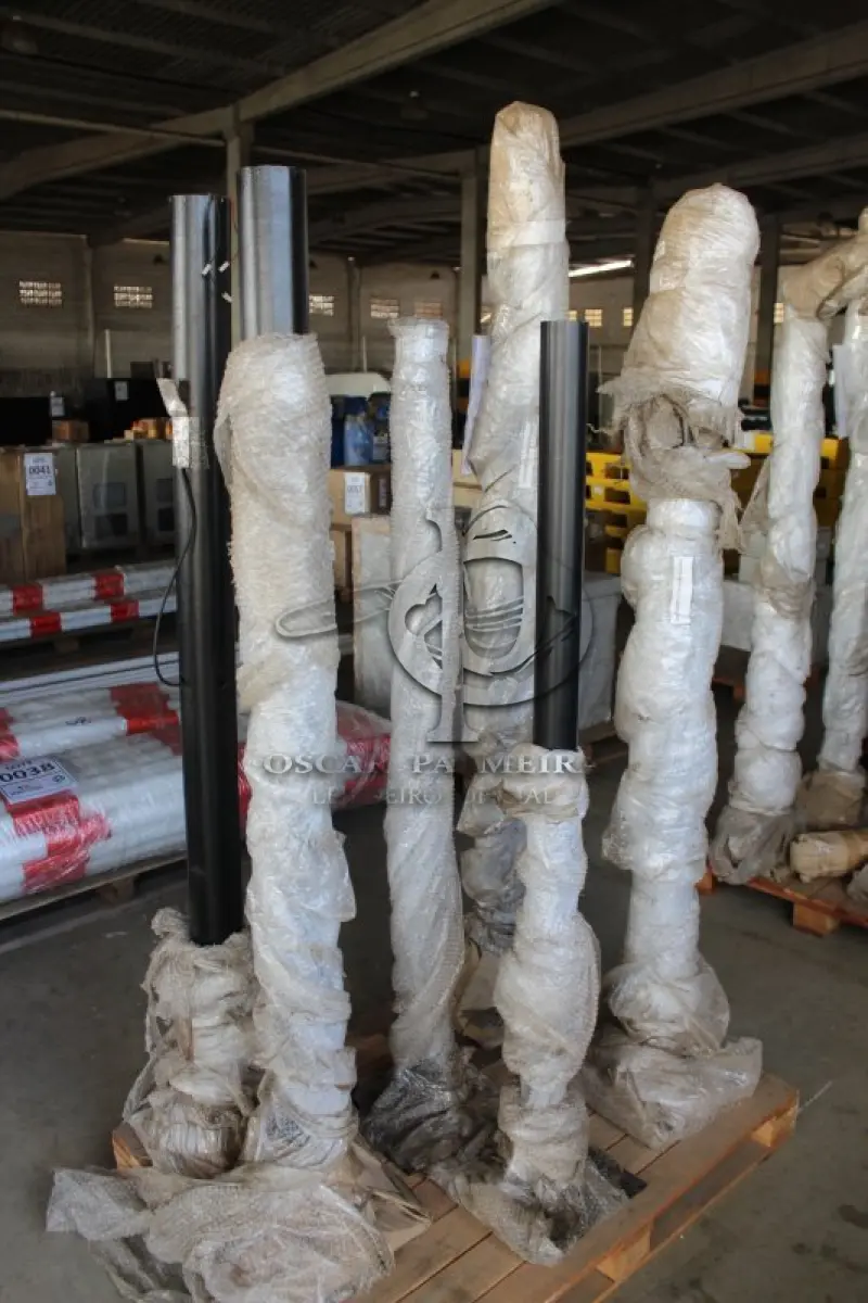 LOTE 037 - MATERIAL DIVERSO