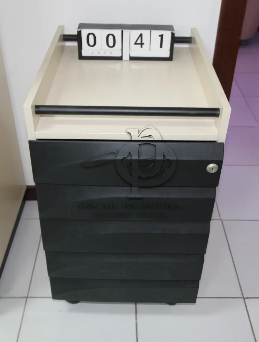 LOTE 041 - LOTE - 0041 - GAVETEIRO 3 GAVETAS