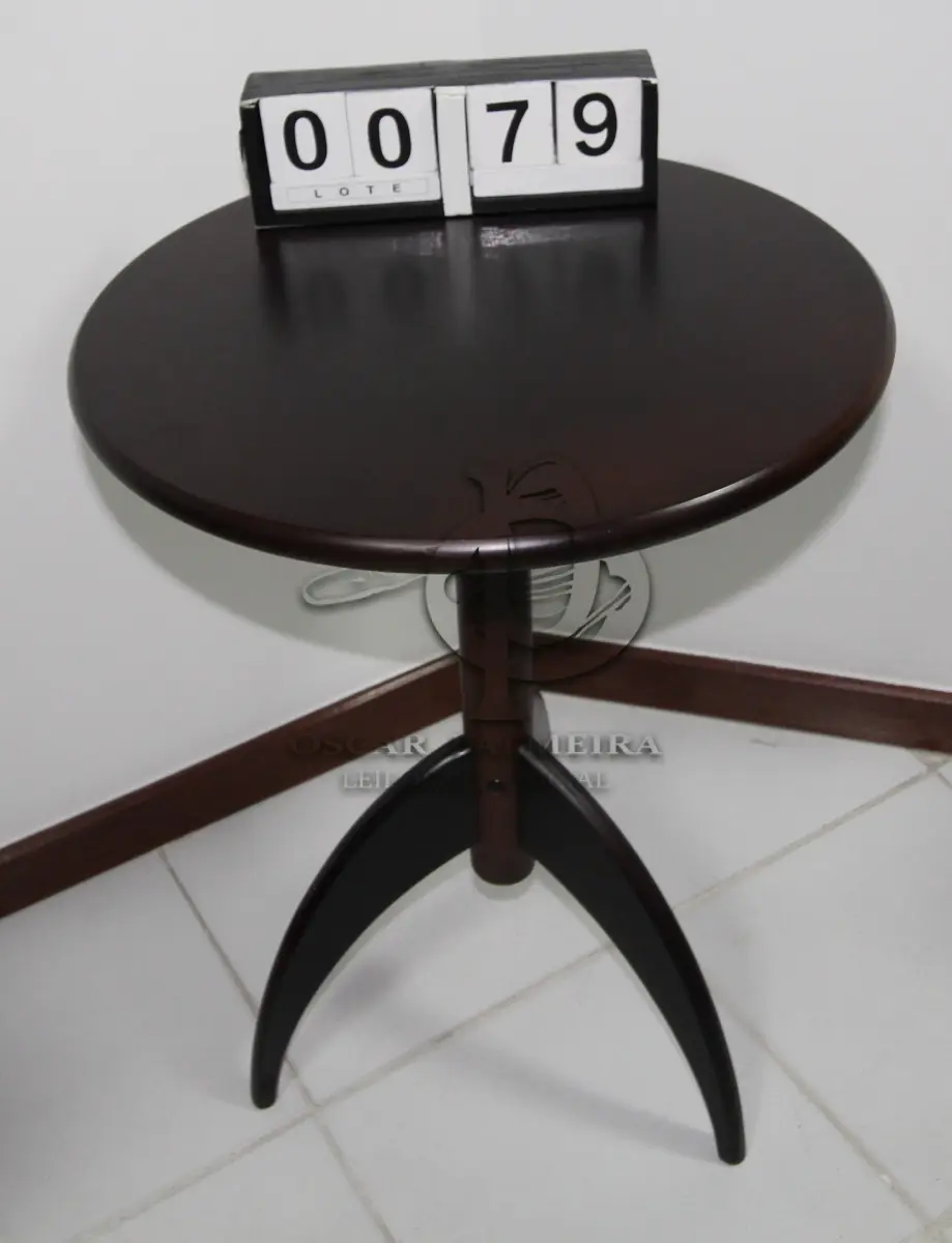 LOTE 079 - LOTE - 0079 - MESA DE CANTO REDONDA