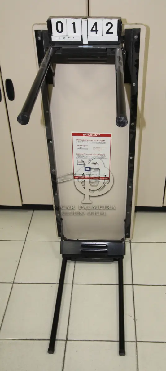 LOTE 142 - LOTE - 0142 - MESA P/ AUDITÓRIO C/ PÉS DOBRÁVEIS