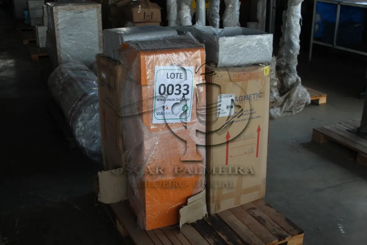 LOTE 033 - MATERIAL DIVERSO