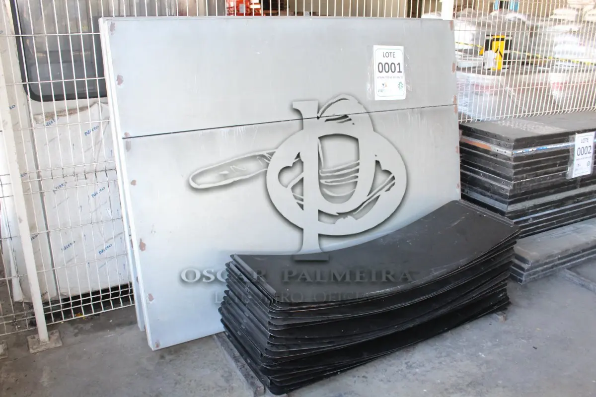 LOTE 001 - MATERIAL DIVERSO