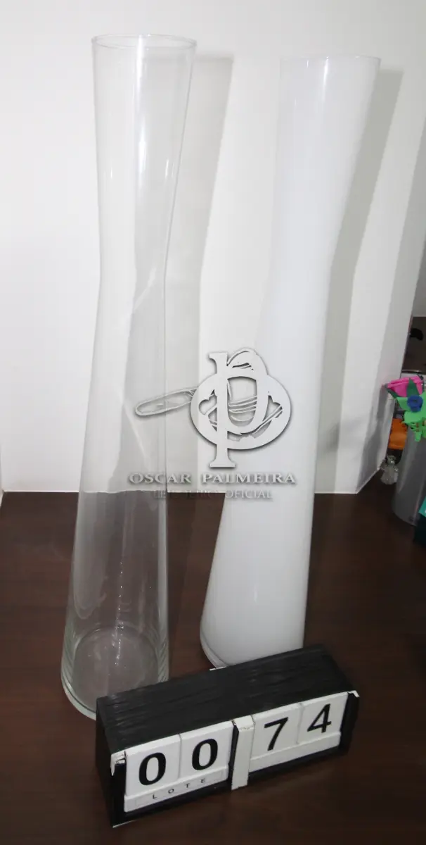 LOTE 074 - LOTE - 0074 - VASO EM VIDRO CONJ. 2 PÇS.