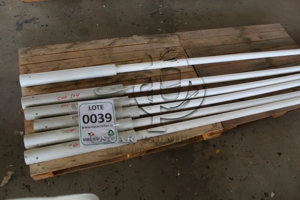 LOTE 039 - MATERIAL DIVERSO