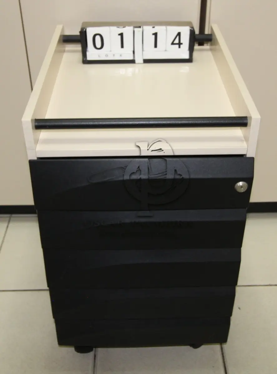 LOTE 114 - LOTE - 0114 - GAVETEIRO 3 GAVETAS