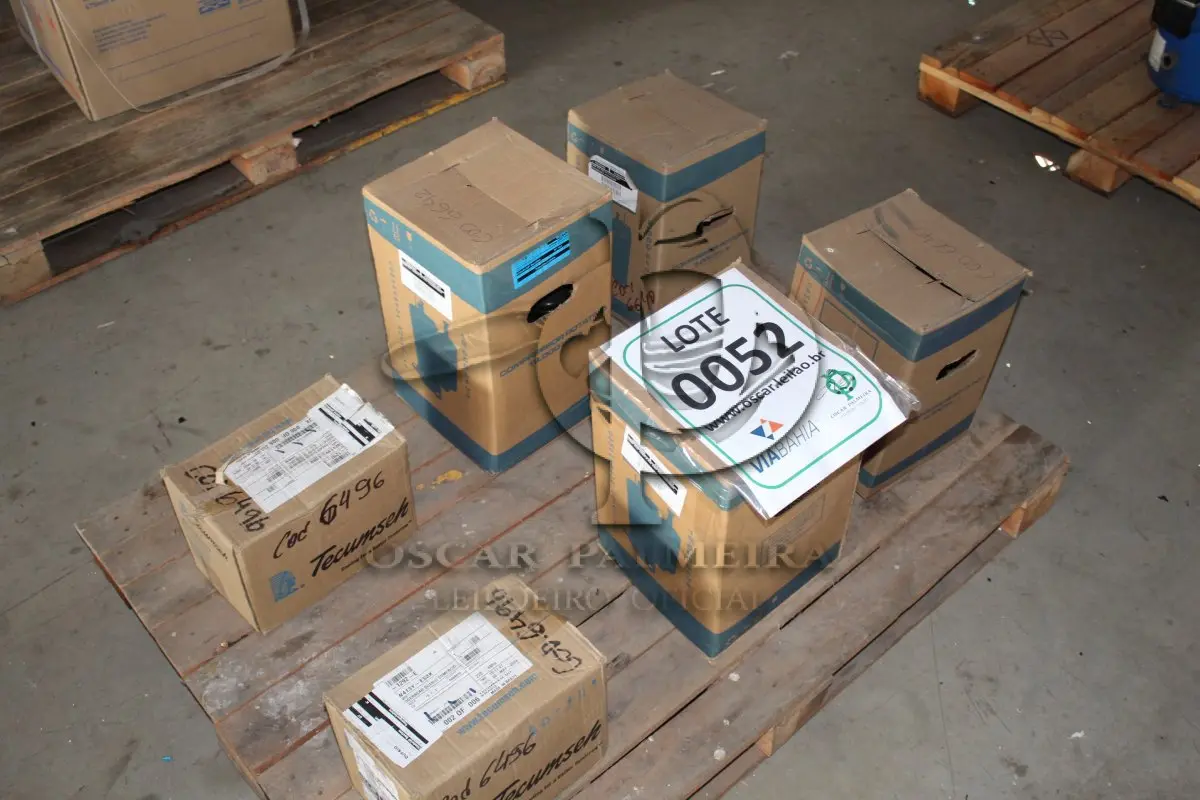 LOTE 052 - MATERIAL DIVERSO