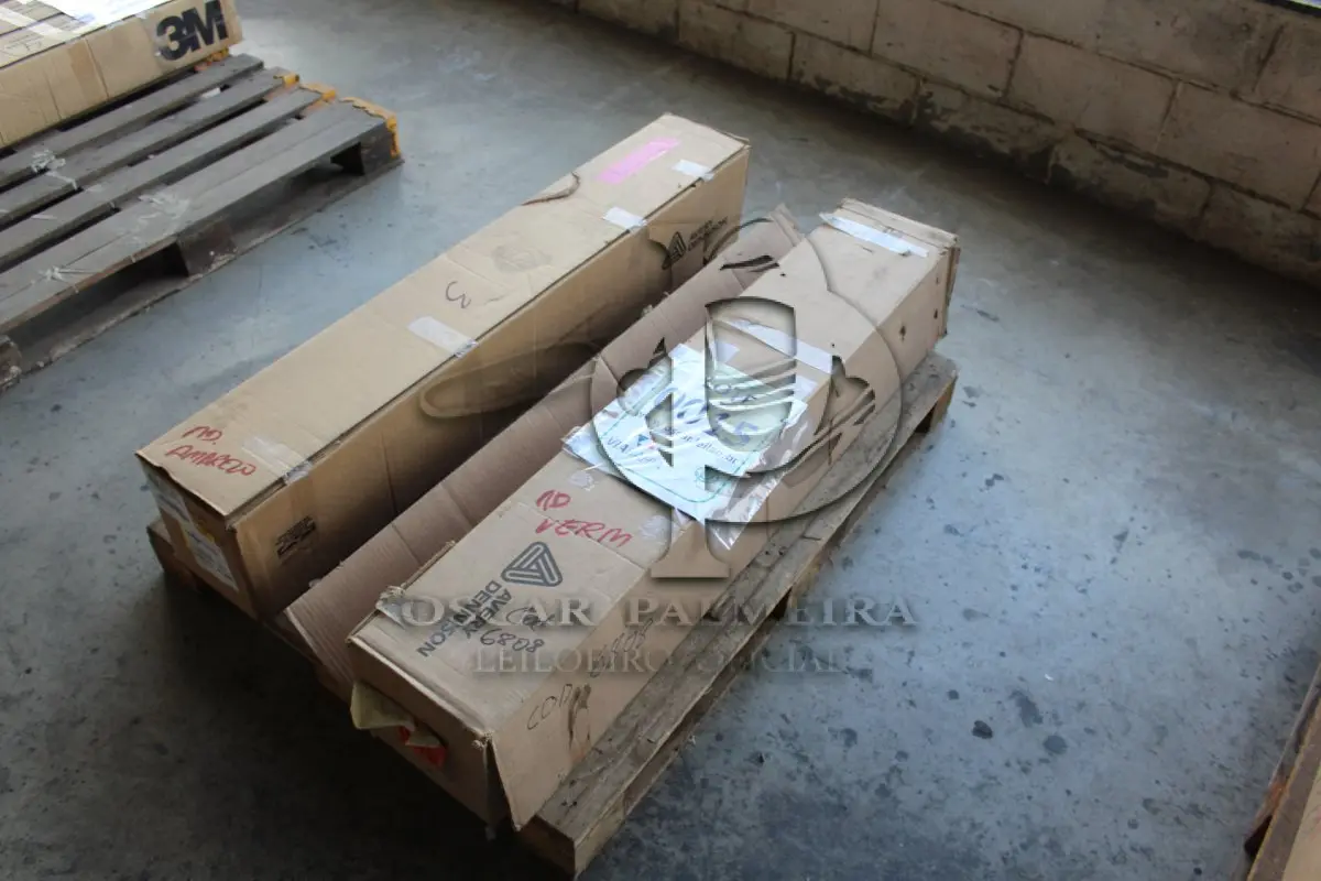 LOTE 015 - MATERIAL DIVERSO