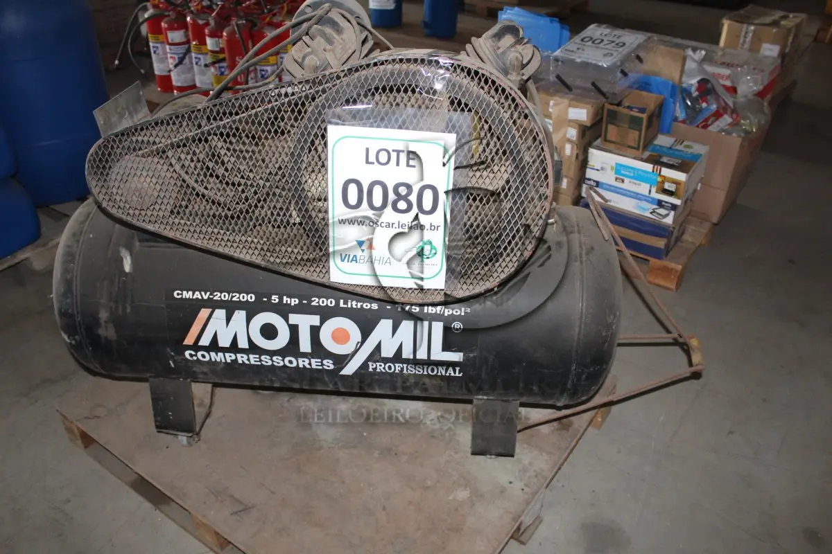 LOTE 080 - MATERIAL DIVERSO