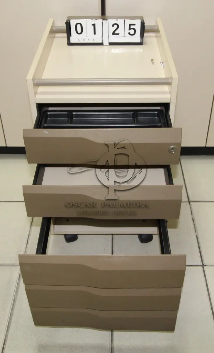 LOTE 125 - LOTE - 0125 - GAVETEIRO 3 GAVETAS