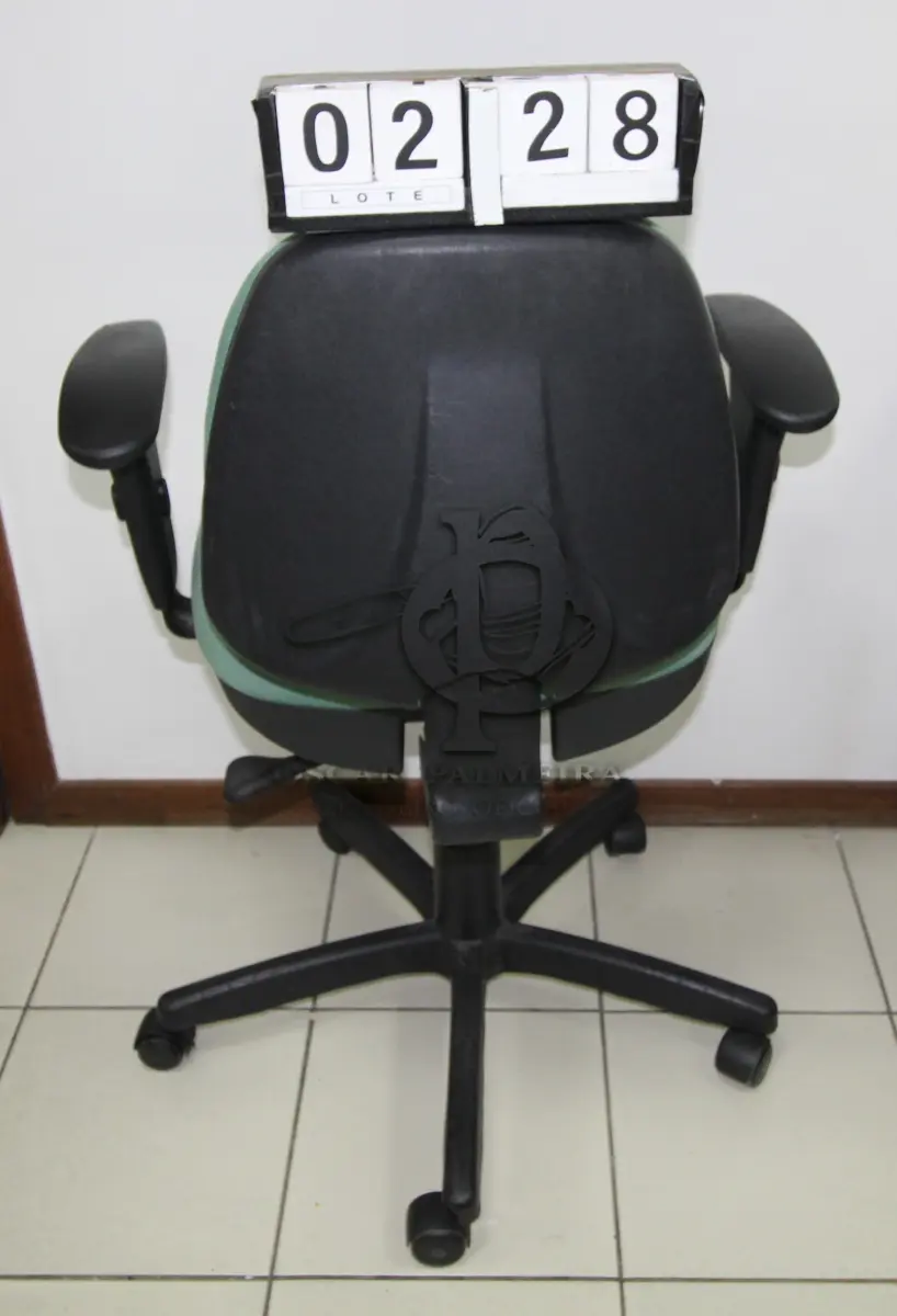 LOTE 228 - LOTE - 0228 - CADEIRA SECRETÁRIA GIRATÓRIA C/ BRAÇO