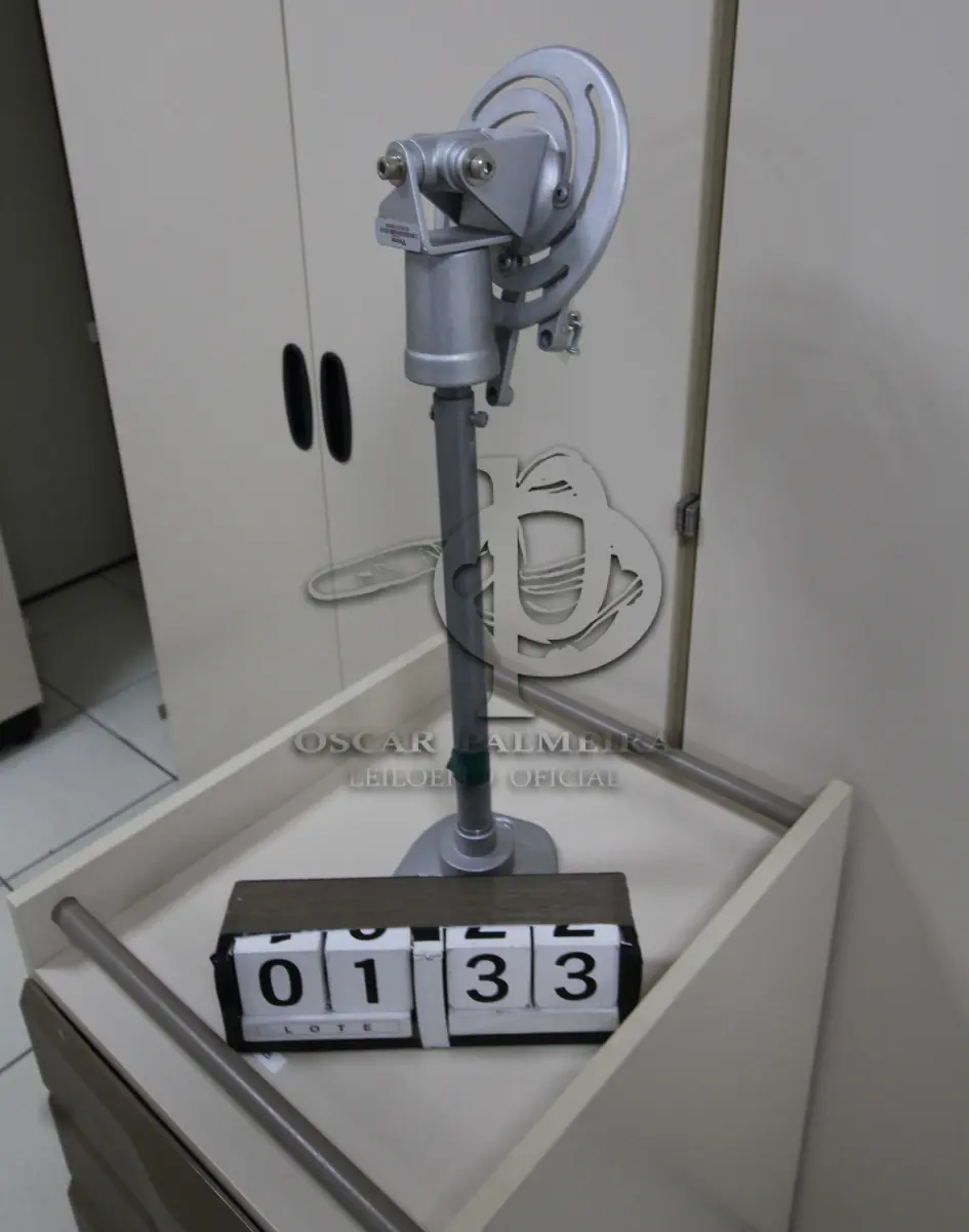 LOTE 133 - LOTE - 0133 - SUPORTE DE TETO P/ PROJETOR