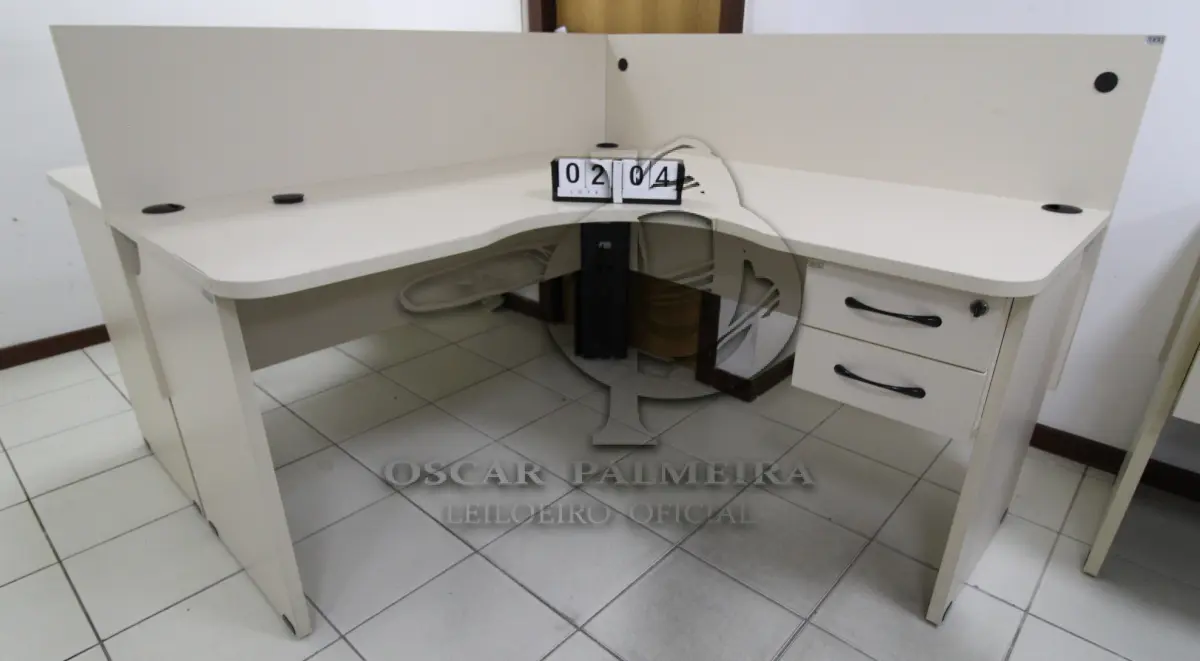 LOTE 204 - LOTE - 0204 - MESA EM L ESTAÇÃO DE TRABALHO CONJ. 2 PÇS.