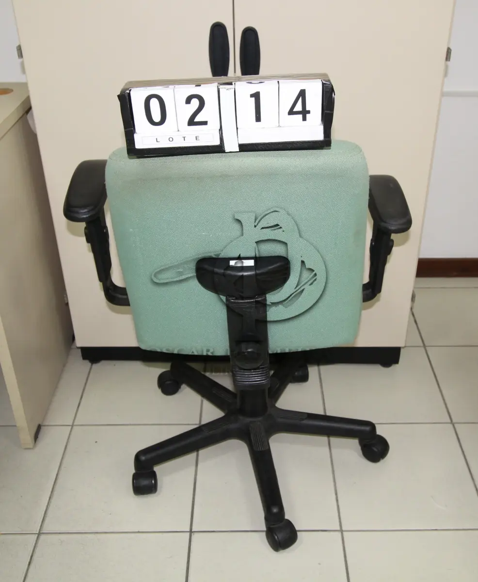LOTE 214 - LOTE - 0214 - CADEIRA SECRETÁRIA GIRATÓRIA C/ BRAÇO