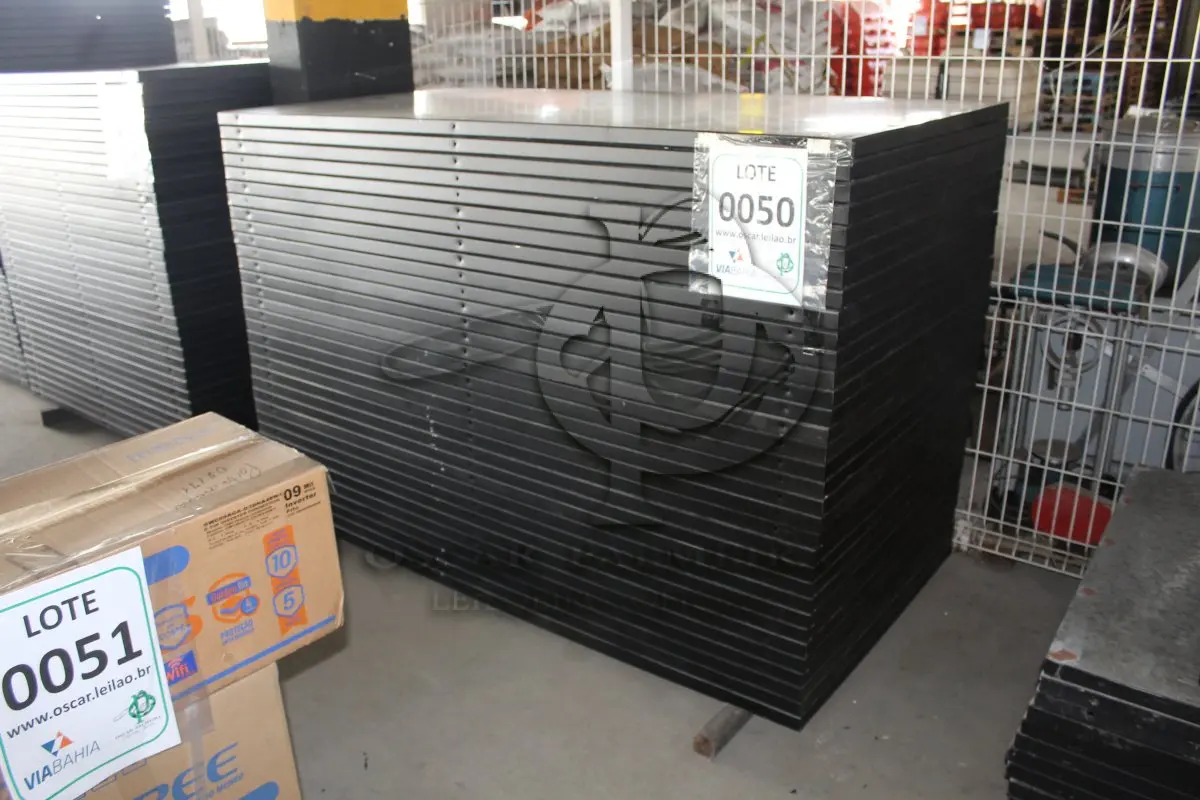 LOTE 050 - MATERIAL DIVERSO