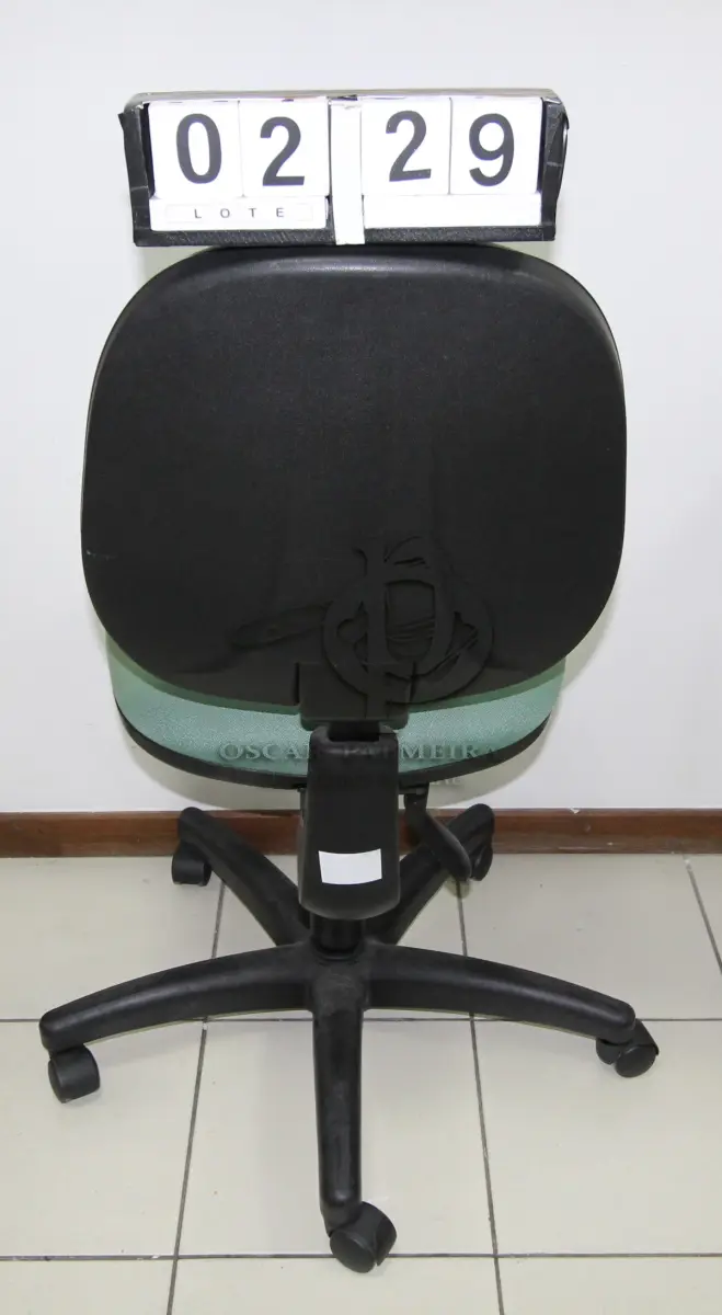 LOTE 229 - LOTE - 0229 - CADEIRA SECRETÁRIA GIRATÓRIA S/ BRAÇO