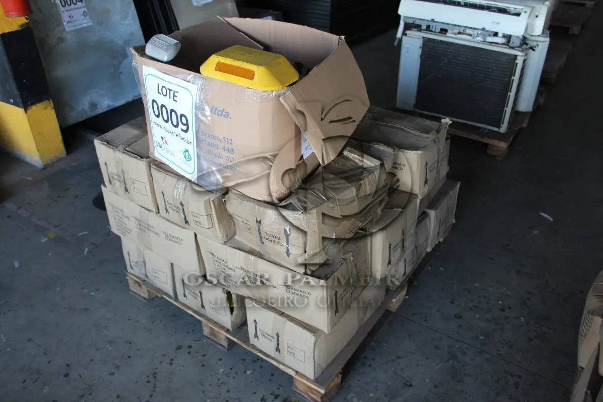 LOTE 009 - MATERIAL DIVERSO