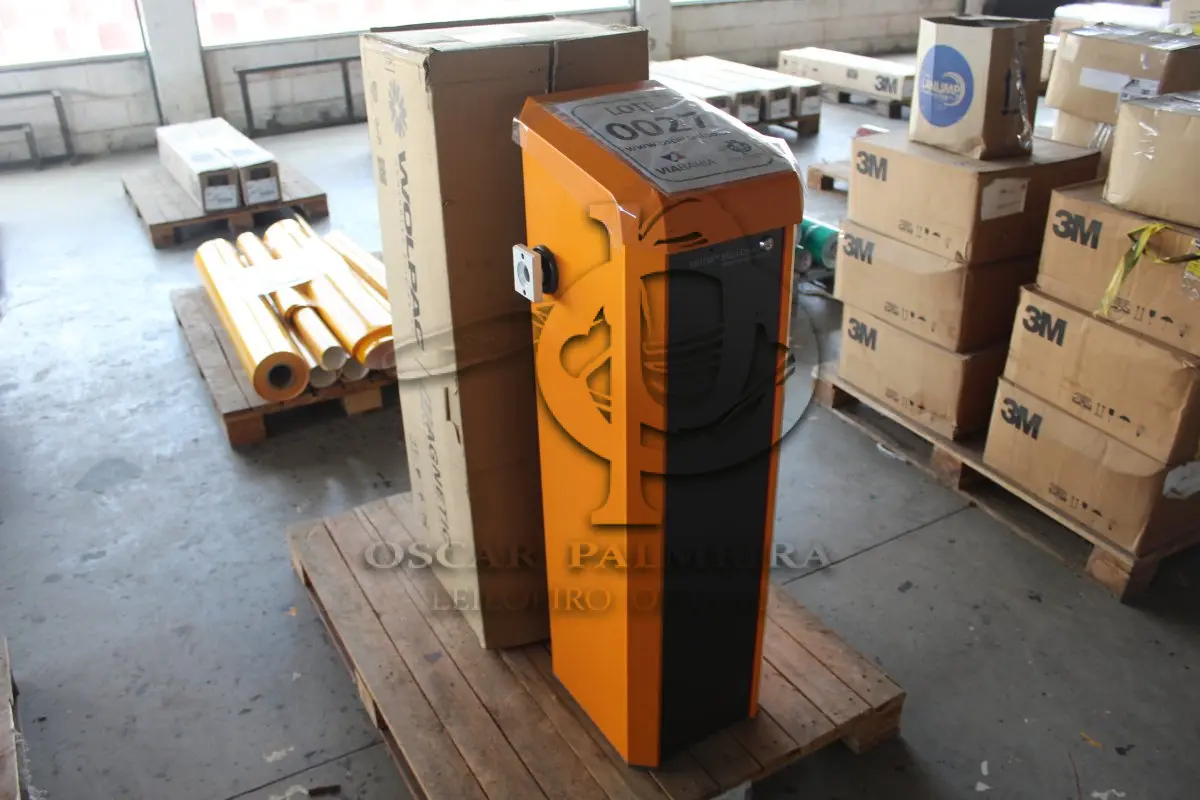 LOTE 027 - MATERIAL DIVERSO