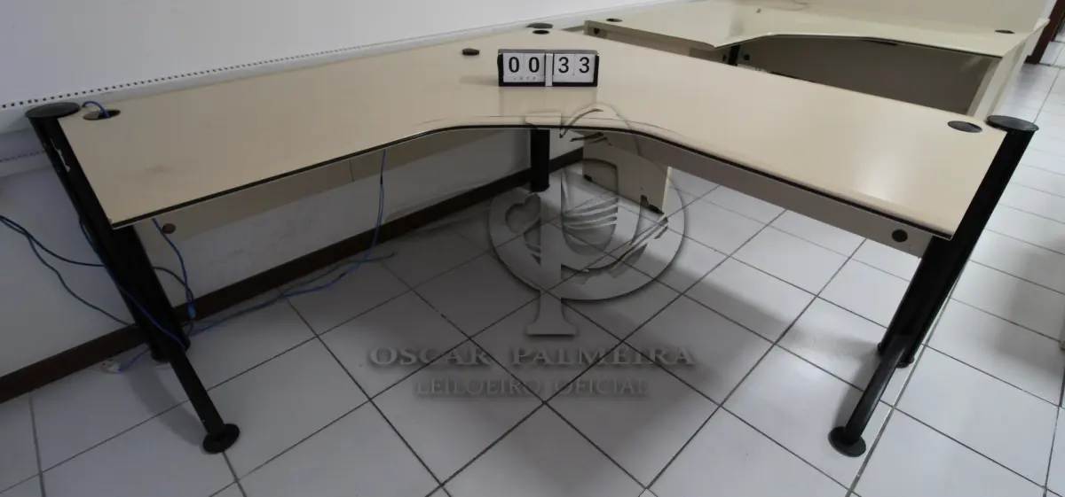 LOTE 033 - LOTE - 0033 - MESA EM L MÉDIA