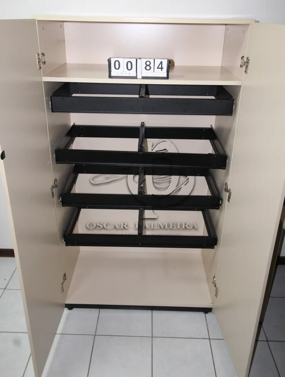 LOTE 084 - LOTE - 0084 - ARMÁRIO 2 PORTAS ALTO