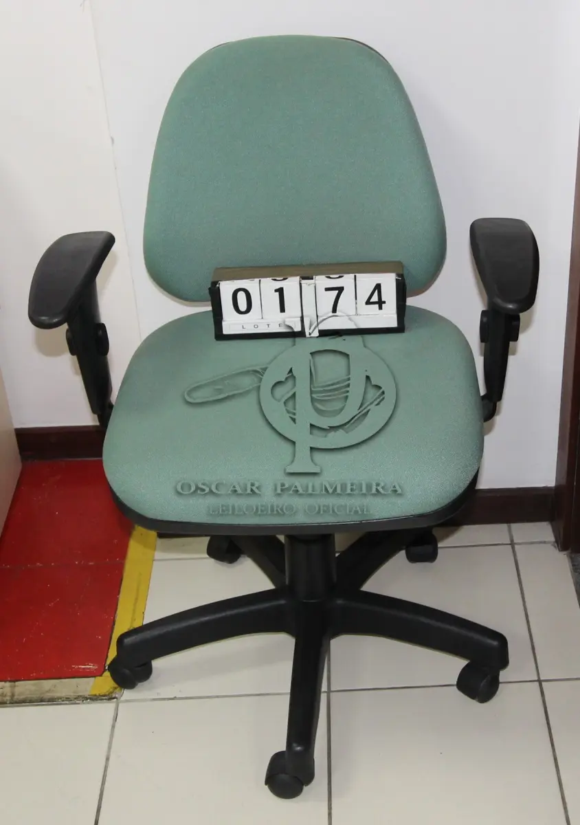 LOTE 174 - LOTE - 0174 - CADEIRA SECRETÁRIA GIRATÓRIA C/ BRAÇO