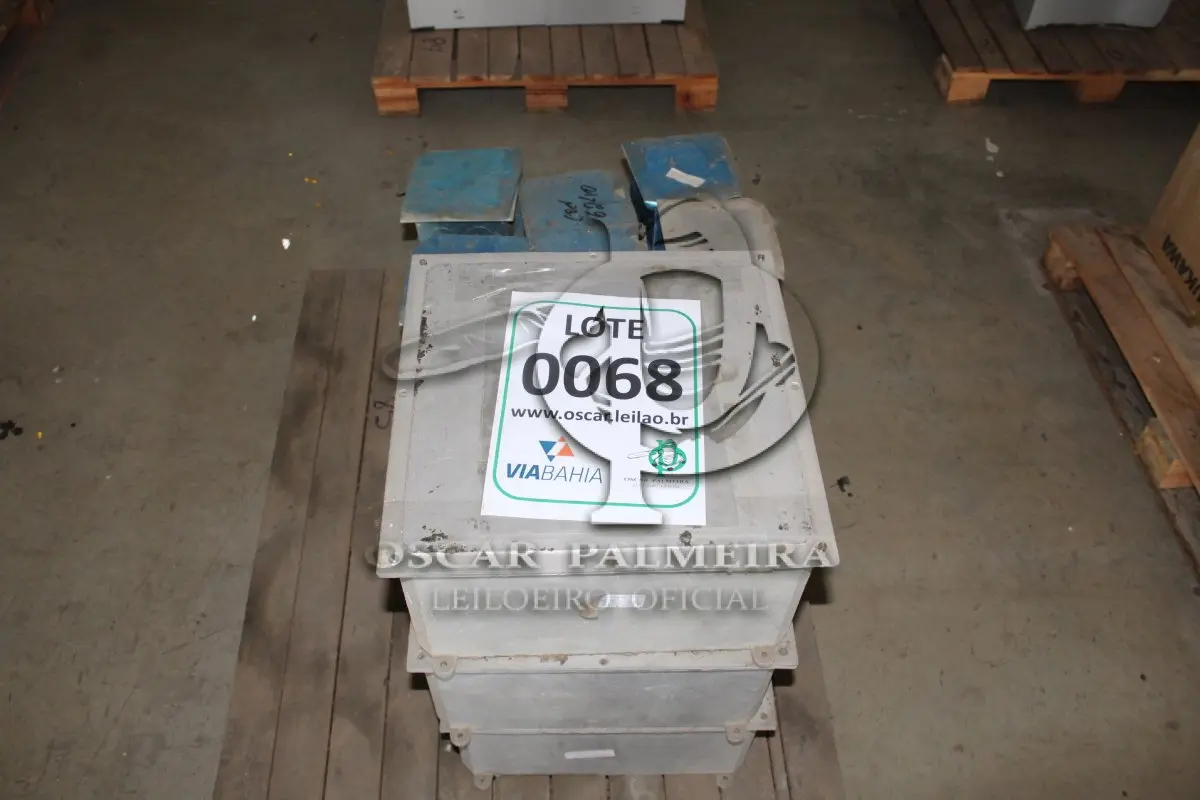 LOTE 068 - MATERIAL DIVERSO