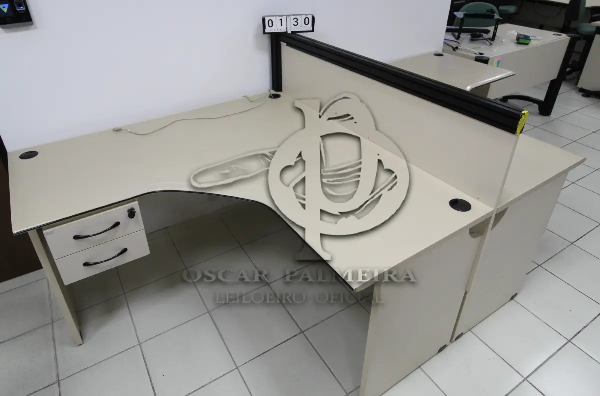 LOTE 130 - LOTE - 0130 - MESA EM L ESTAÇÃO DE TRABALHO CONJ. 2 PÇS.