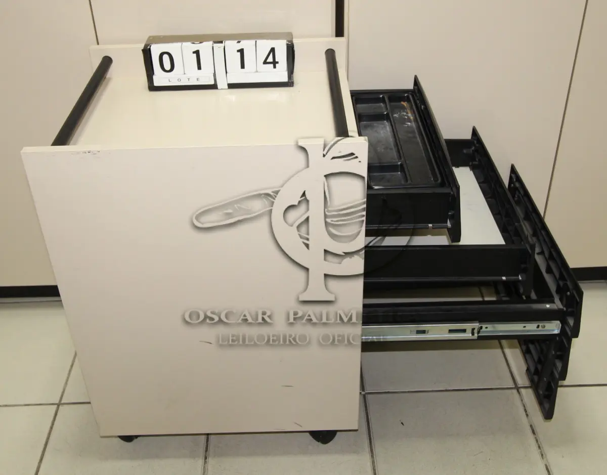 LOTE 114 - LOTE - 0114 - GAVETEIRO 3 GAVETAS