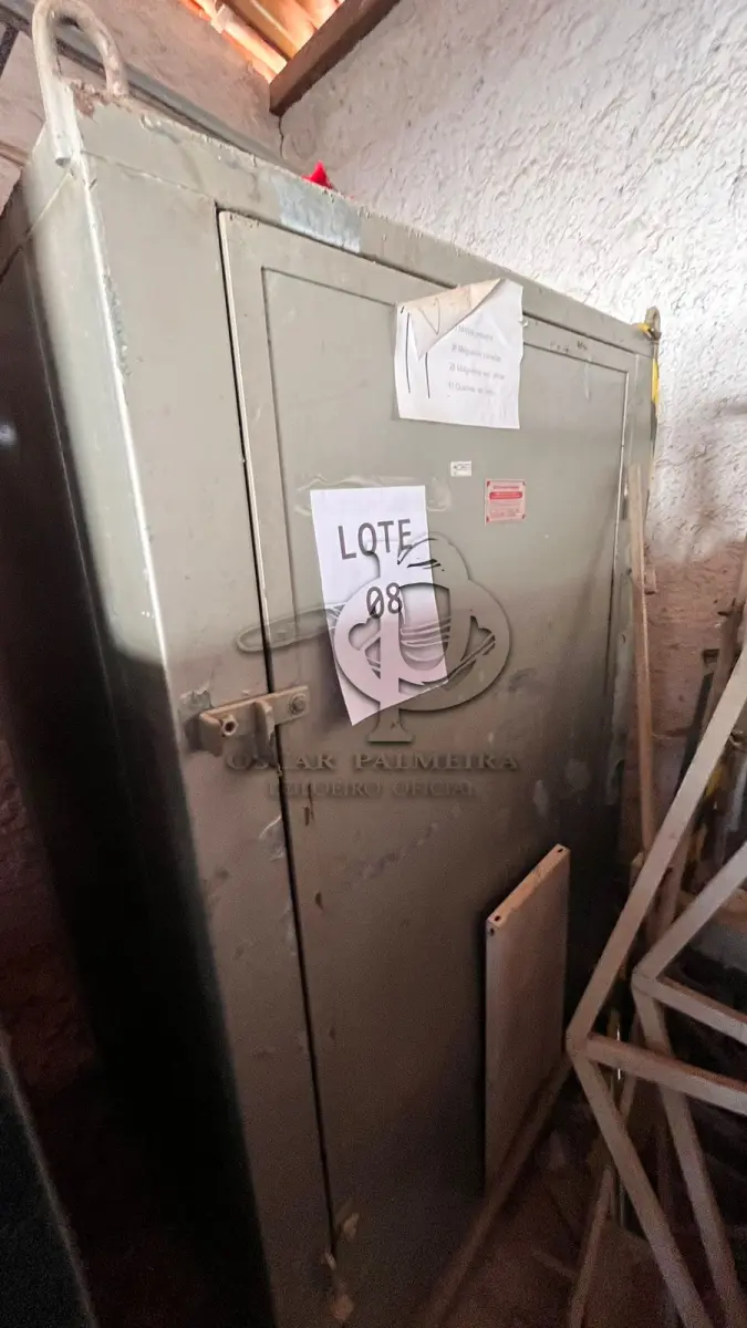 LOTE 008 - ESTUFA DE ESTERILIZAÇÃO E SECAGEM