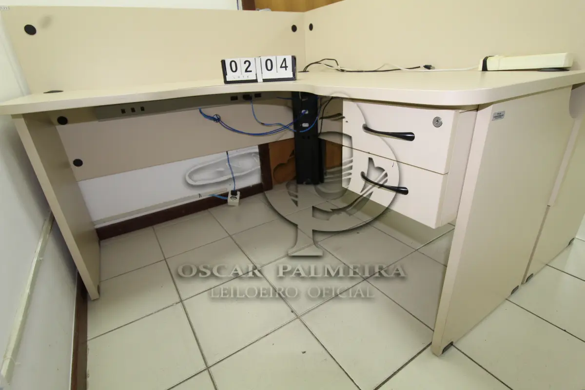 LOTE 204 - LOTE - 0204 - MESA EM L ESTAÇÃO DE TRABALHO CONJ. 2 PÇS.