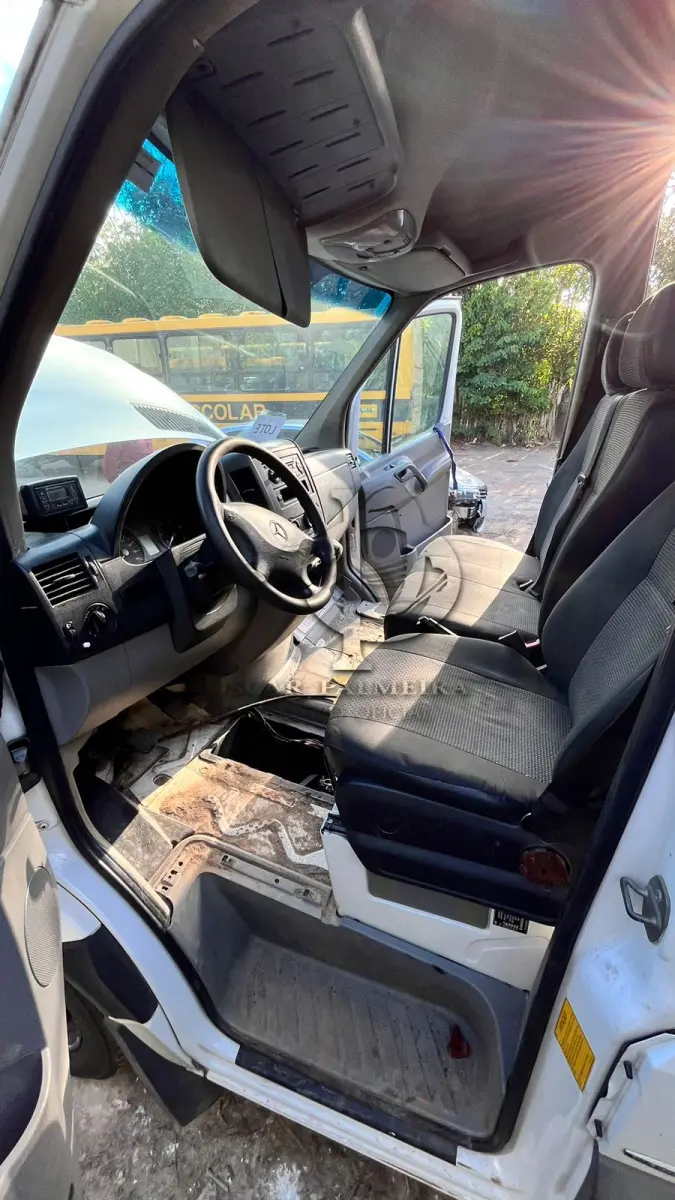 LOTE 009 - SPRINTER MERCEDES BENZ 515 - 2013/2014