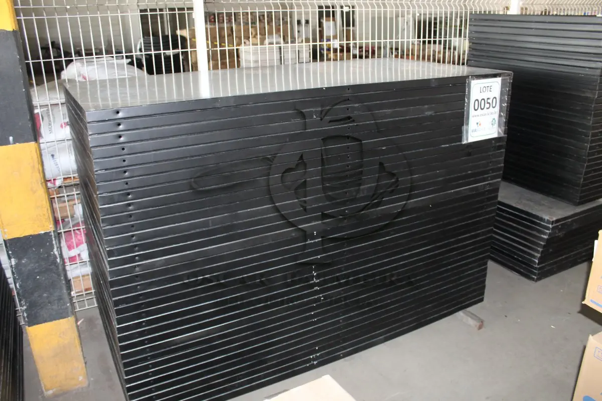 LOTE 050 - MATERIAL DIVERSO