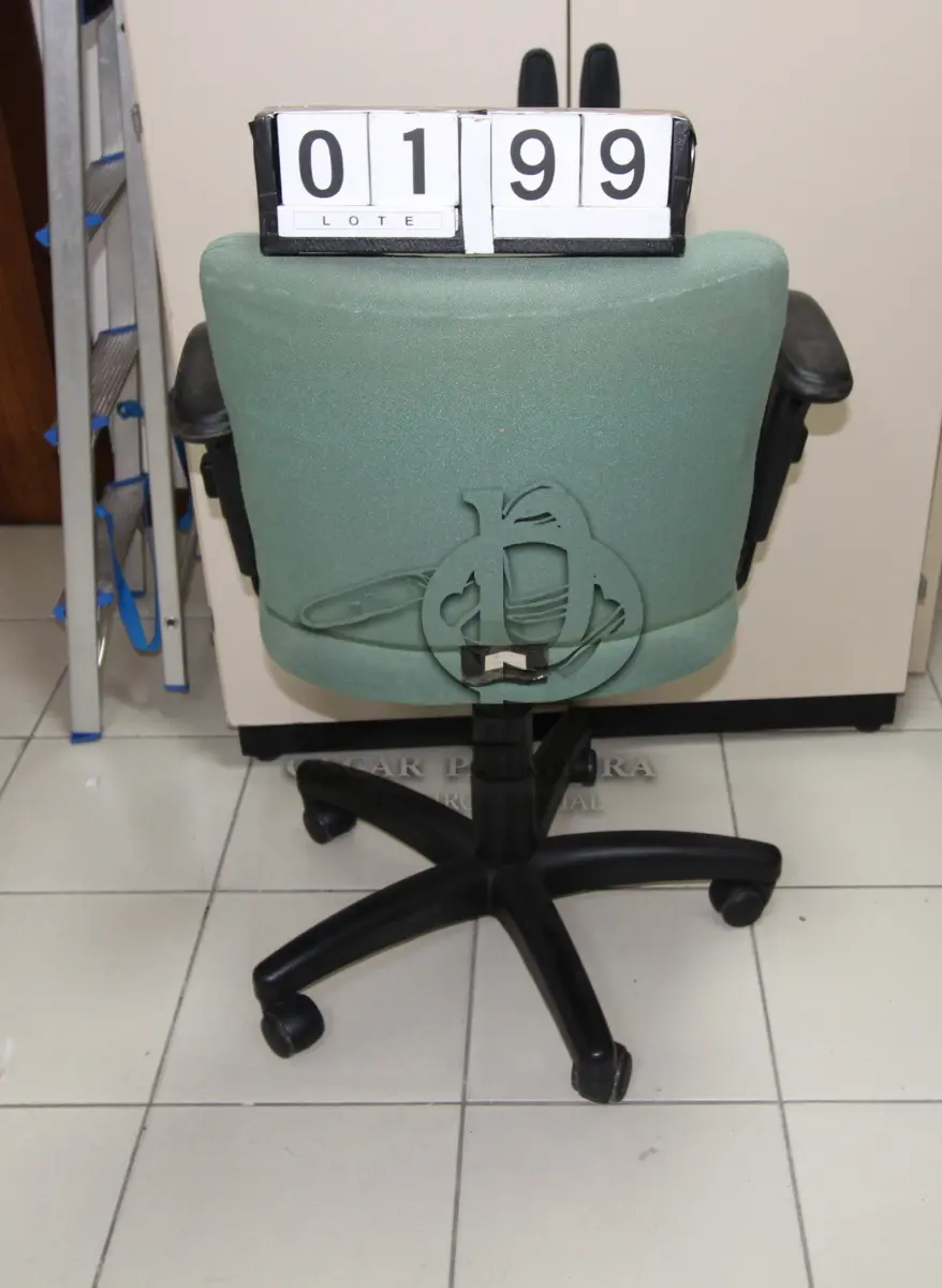 LOTE 199 - LOTE - 0199 - CADEIRA SECRETÁRIA GIRATÓRIA C/ BRAÇO