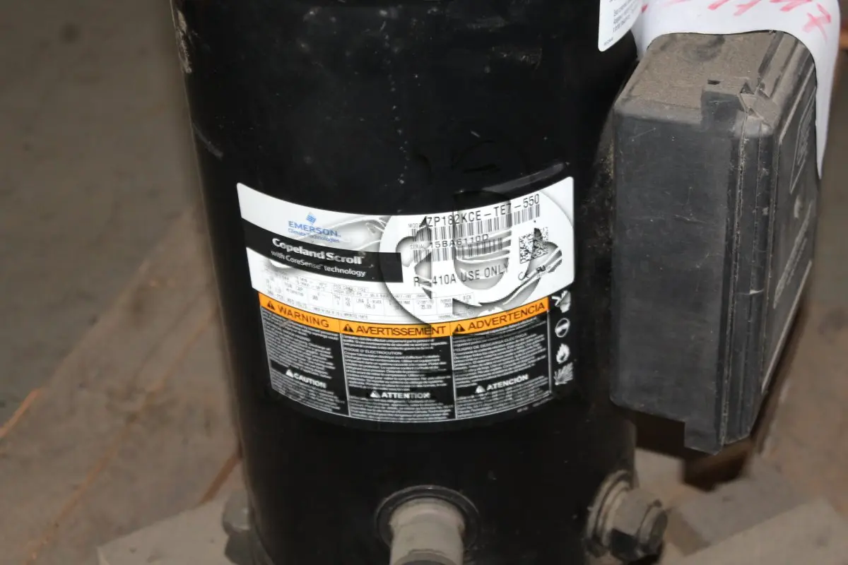 LOTE 049 - MATERIAL DIVERSO