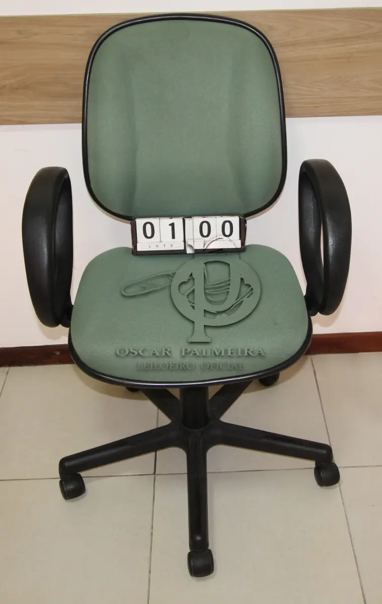 LOTE 100 - LOTE - 0100 - CADEIRA DIRETOR GIRATÓRIA C/ BRAÇO