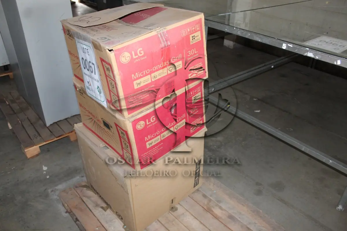 LOTE 067 - MATERIAL DIVERSO