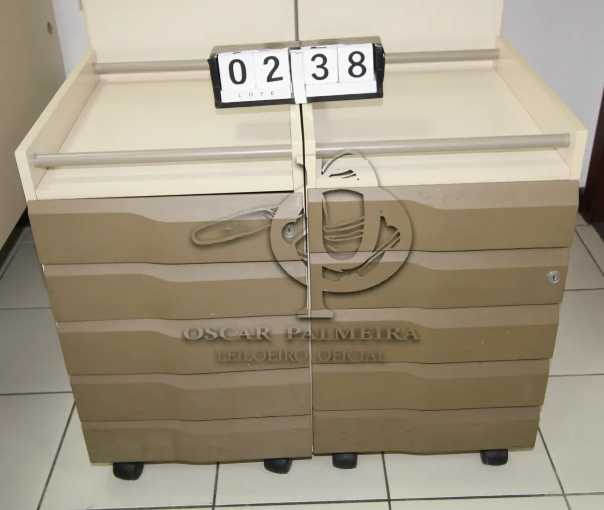 LOTE 238 - LOTE - 0238 - GAVETEIRO 3 GAVETAS CONJ. 2 PÇS.