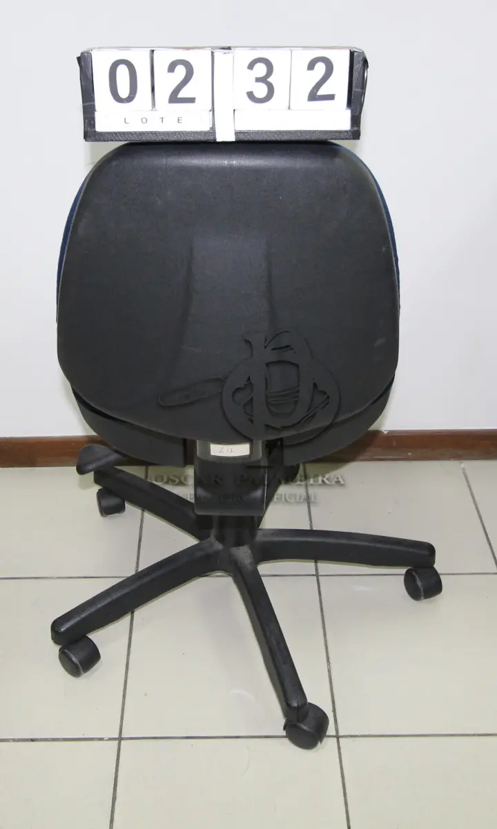 LOTE 232 - LOTE - 0232 - CADEIRA SECRETÁRIA GIRATÓRIA S/ BRAÇO