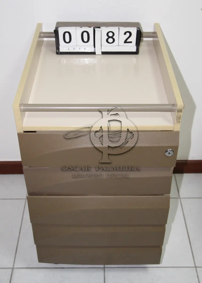 LOTE 082 - LOTE - 0082 - GAVETEIRO 3 GAVETAS